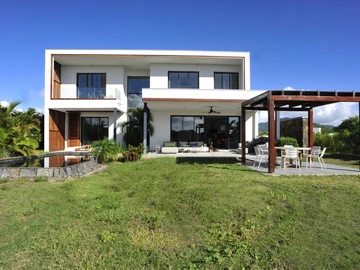 5 Bedroom Villa