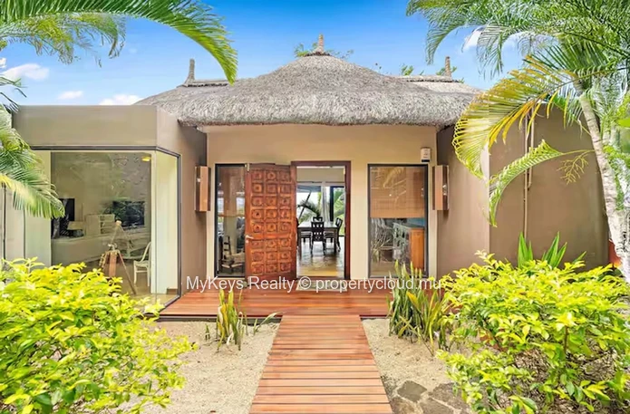 Exceptional 5-Bedroom Villa With Pool, Sea & Mountain Views
