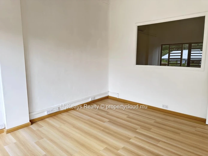 Offices for rent in Tamarin