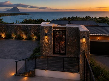 5 Bedroom Villa