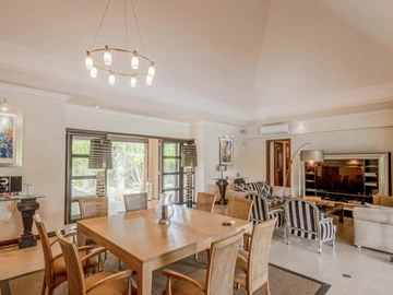 5 Bedroom Villa