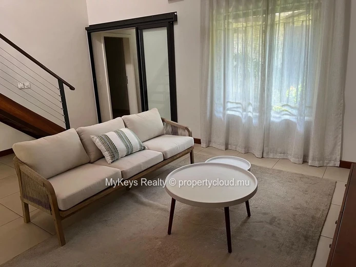 Single-Storey Villa – Gated Estate –  Large Garden