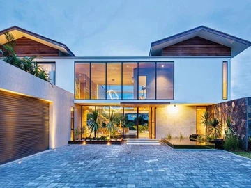 5 Bedroom Villa