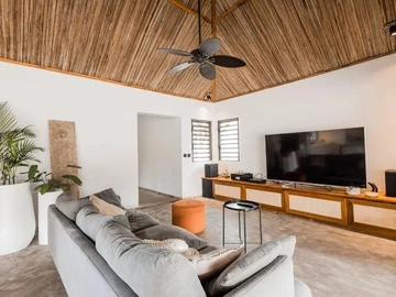 7 Bedroom Villa