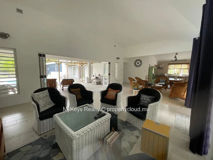 4 Bedroom Villa - Independent Studio
