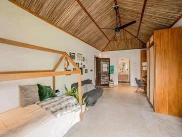 7 Bedroom Villa