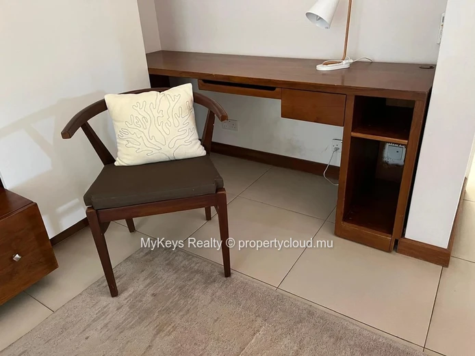 Single-Storey Villa – Gated Estate –  Large Garden