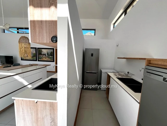 Contemporary Villa – Large Garden – Pet Friendly  – Exceptional Natural Light