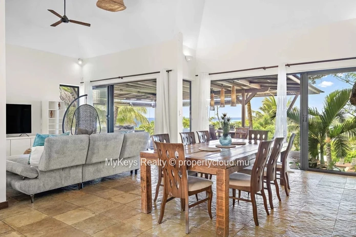 Exceptional 5-Bedroom Villa With Pool, Sea & Mountain Views