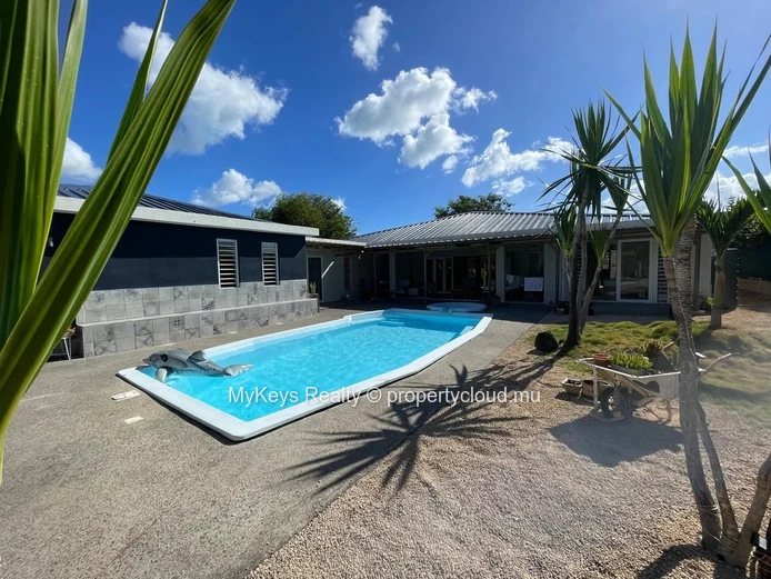 4 Bedroom Villa - Independent Studio