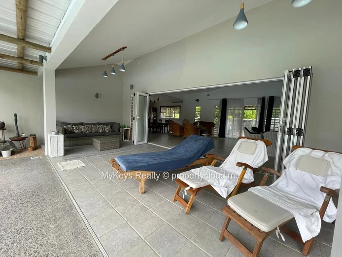 4 Bedroom Villa - Independent Studio
