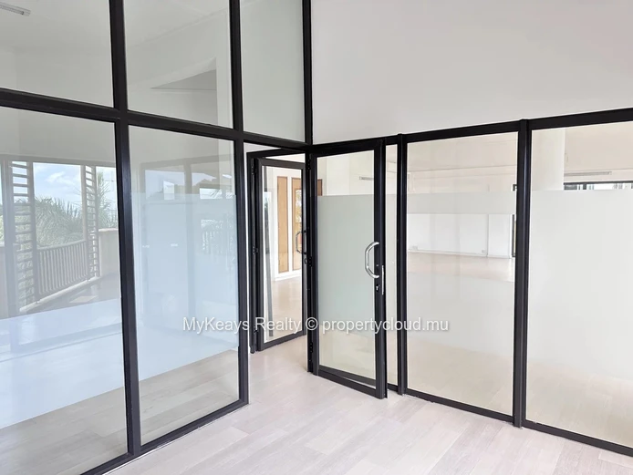 Offices for rent in Tamarin