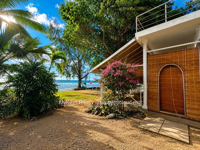 Beachfront Living – Feet In The Water – Sunset Views – Rare Location