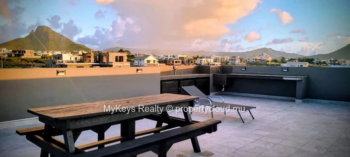 New Villa – Secure Residence – Sea & Mountain Views
