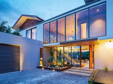 5 Bedroom Villa