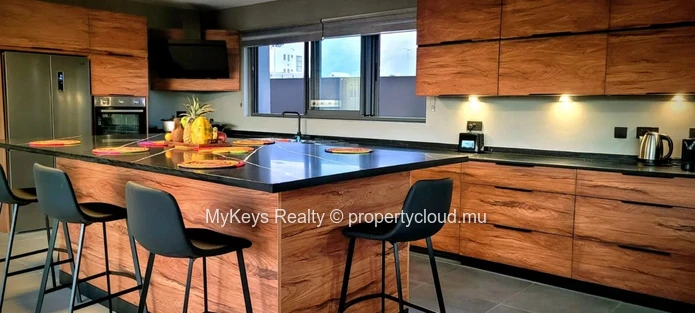 New Villa – Secure Residence – Sea & Mountain Views