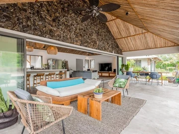 7 Bedroom Villa