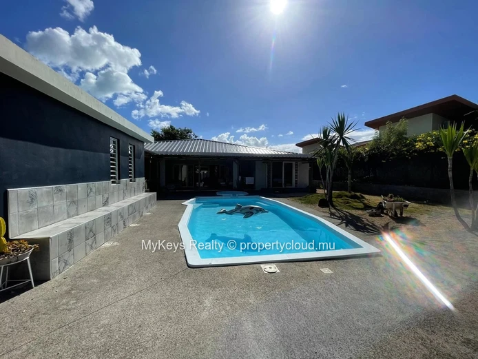 4 Bedroom Villa - Independent Studio