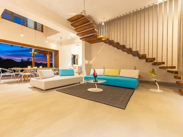 5 Bedroom Villa