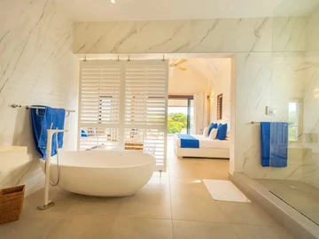 5 Bedroom Villa