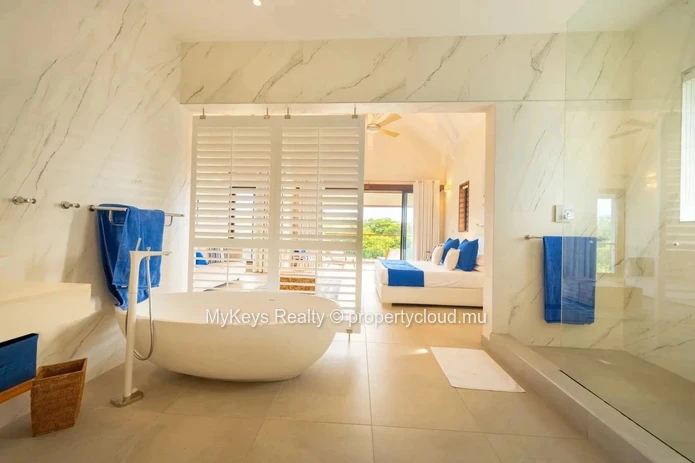 Direct Sea Access - Prestigious Marina