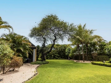 5 Bedroom Villa