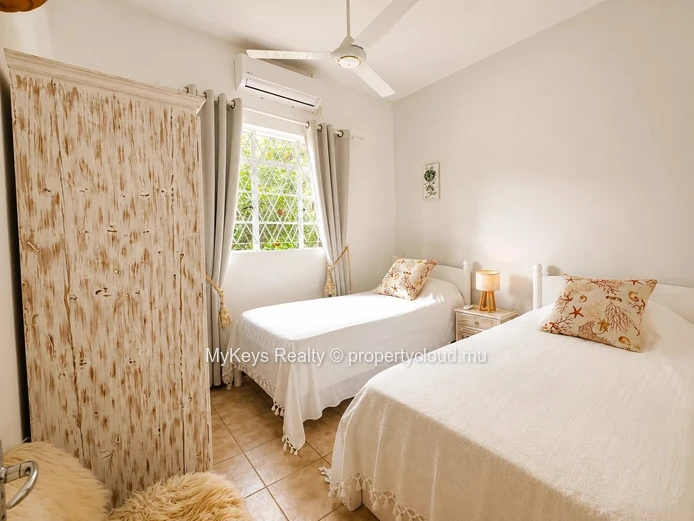 Beachfront Living – Feet In The Water – Sunset Views – Rare Location