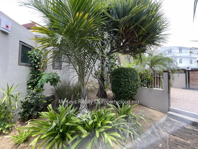 Villa Meublée A Vendre– Grand Jardin