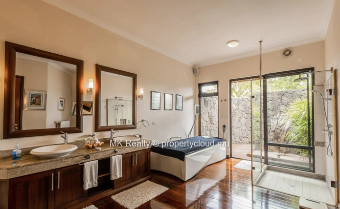 Villa For Sale In Tamarin
