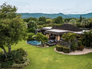 5 Bedroom Villa