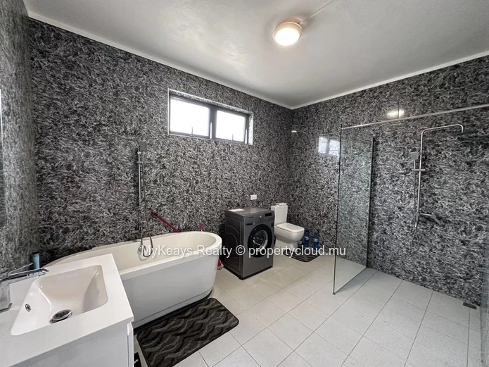 Furnished Apartment With Sea View In Albion