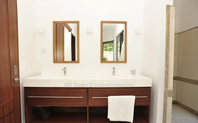 Villa For Sale In Tamarin