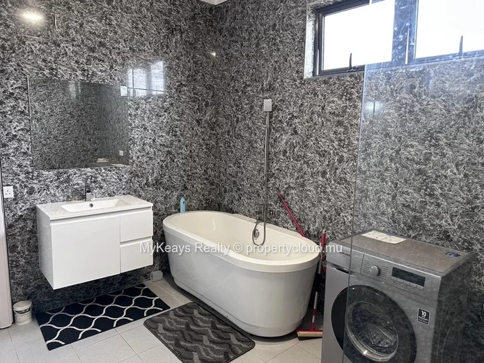 Furnished Apartment With Sea View In Albion