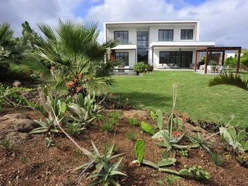 5 Bedroom Villa