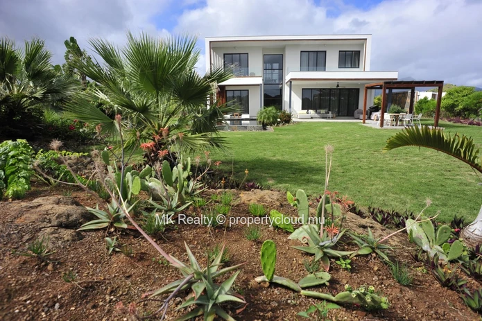 Villa For Sale In Tamarin
