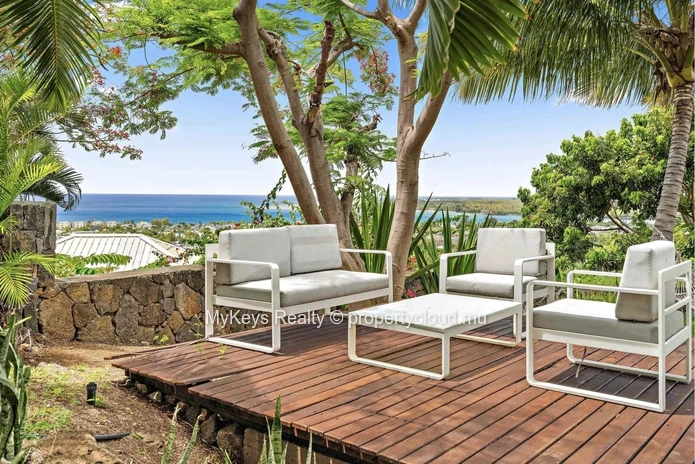 Exceptional 5-Bedroom Villa With Pool, Sea & Mountain Views