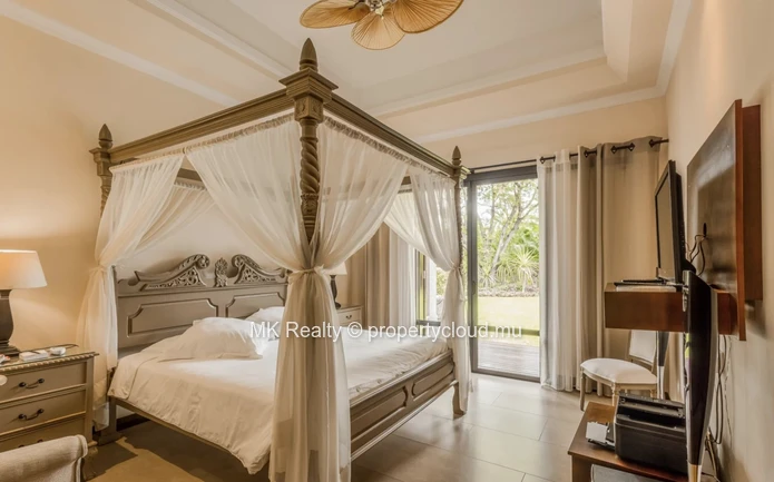 Villa For Sale In Tamarin