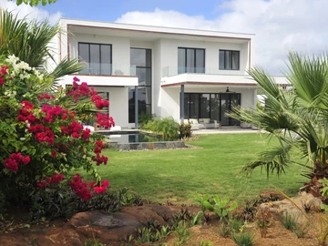 5 Bedroom Villa