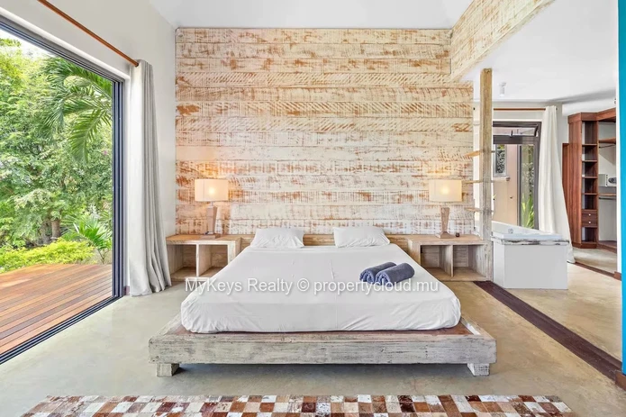 Exceptional 5-Bedroom Villa With Pool, Sea & Mountain Views