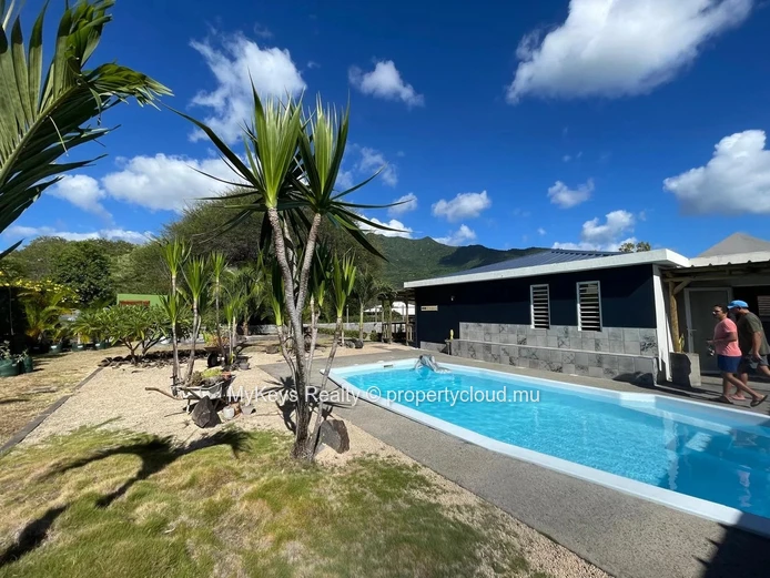 4 Bedroom Villa - Independent Studio