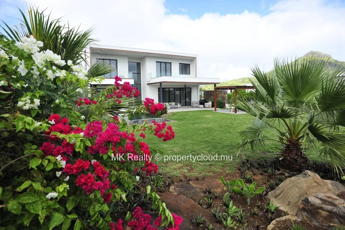 Villa For Sale In Tamarin
