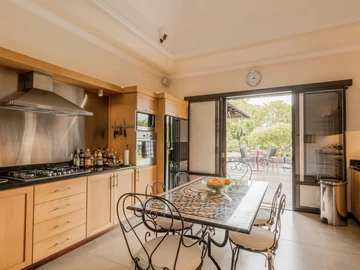 5 Bedroom Villa