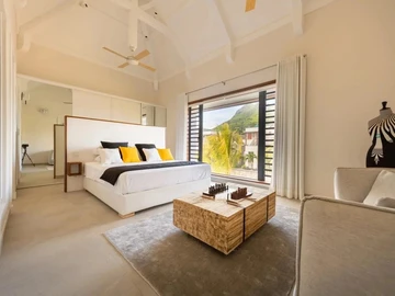5 Bedroom Villa