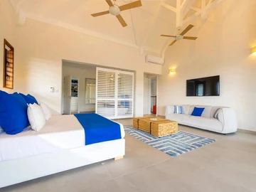 5 Bedroom Villa