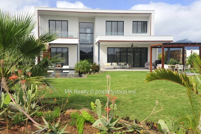 Villa For Sale In Tamarin