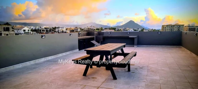 New Villa – Secure Residence – Sea & Mountain Views
